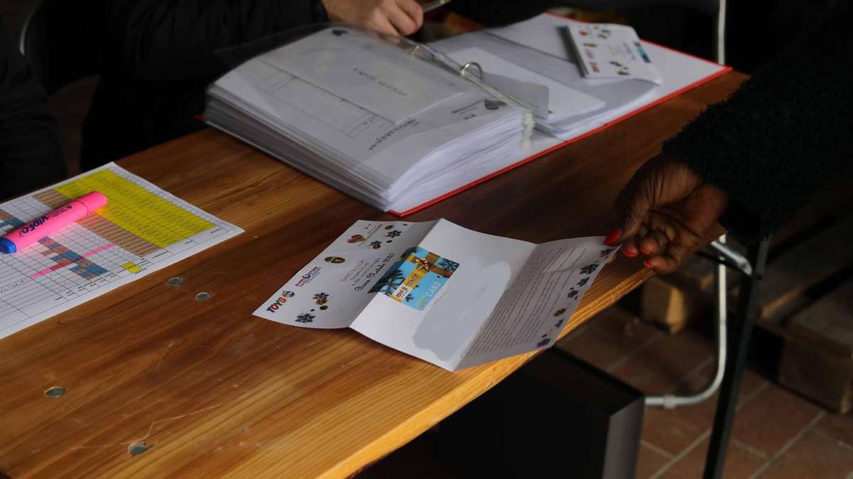 Natale Col Cuore, conseganti oltre 100 buoni per l'acquisto dei giocattoli