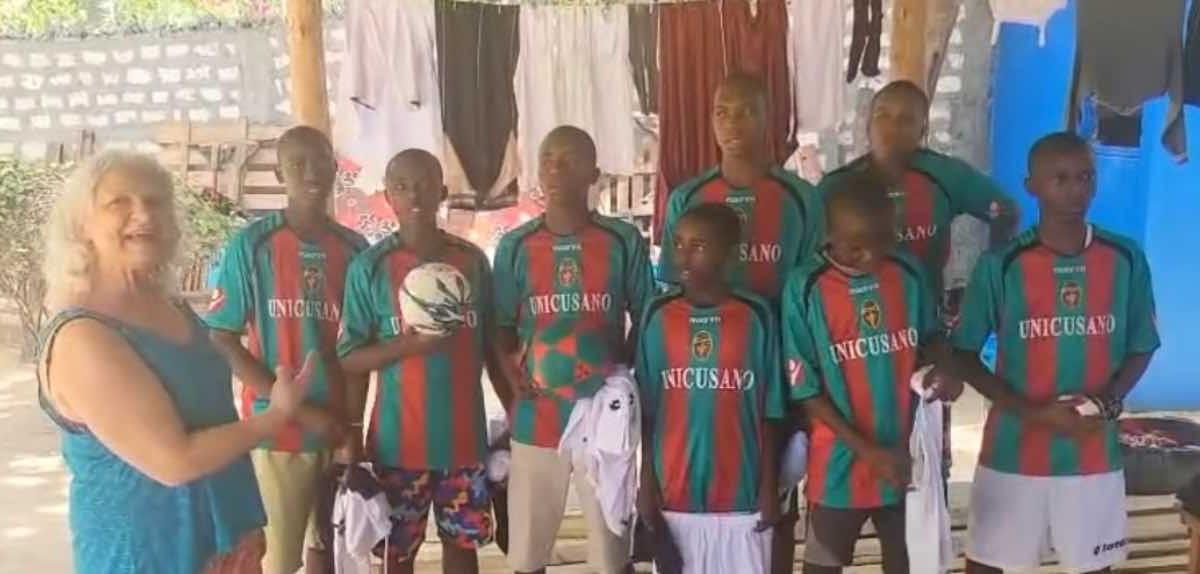 Ternana Calcio vicina a Watamu: donati kit sportivi ai bambini del Kenya