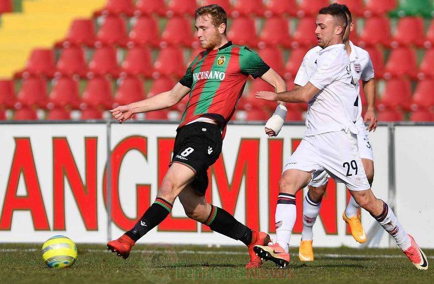 La stagione - Il centrocampo non rende a pieno. E la Ternana soffre