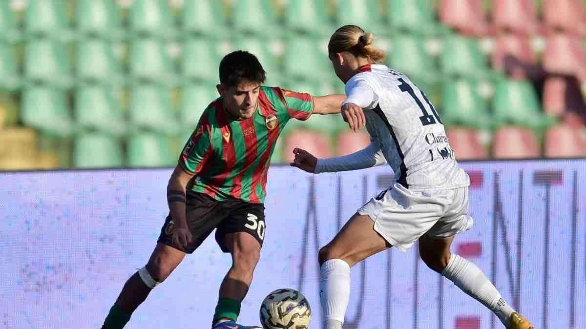 Le pagelle: Orellana vivace, Vallocchia costante Martella impreciso, attacco evanescente