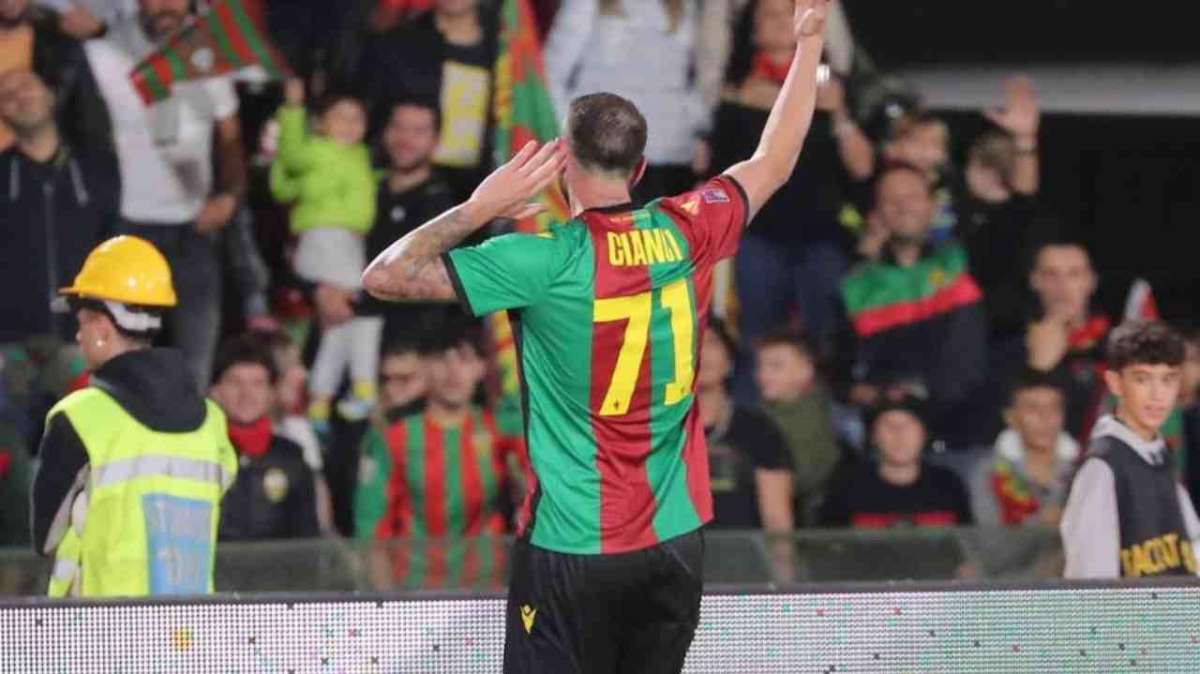 Pietro Cianci dodici gol in campionato - foto Alberto Mirimao