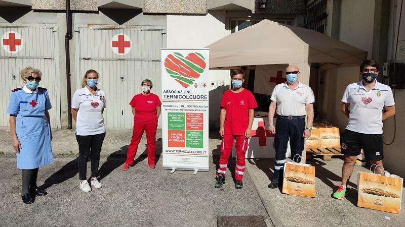 Terni col Cuore: consegnati 467 "buoni rossoverdi"