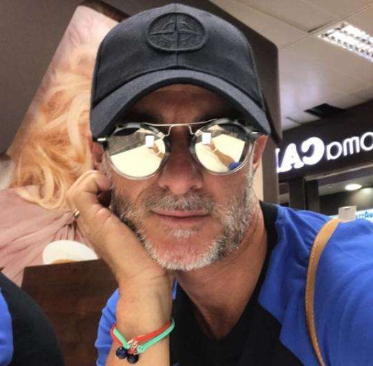 Benny Carbone torna a giocare con la sua Inter, ma con un po' di rossoverde