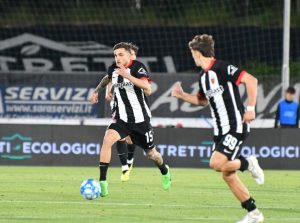 Alcuni giocatori dell'Ascoli - fonte Lapresse - ternananews.it