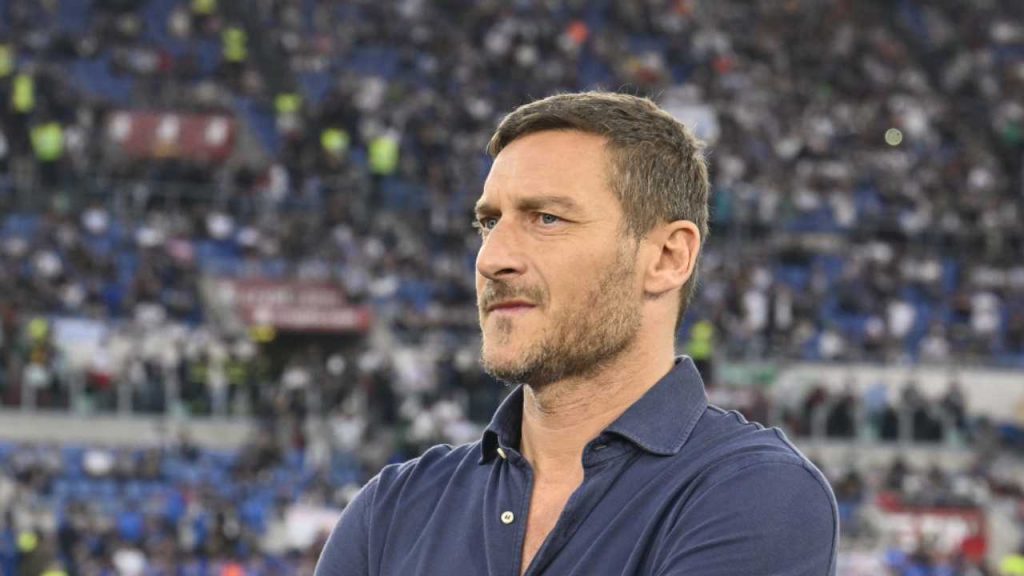 “Era della Lazio”: CLAMOROSO FRANCESCO TOTTI | Che scoop sulla sua vita: altro che AMORE SOLO PER LA ROMA