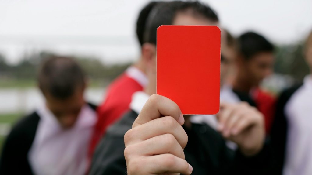 SCHIAFFI E PUGNI al guardalinee | Punizione severa del Giudice Sportivo: BEN 9 GIORNATE DI SQUALIFICA