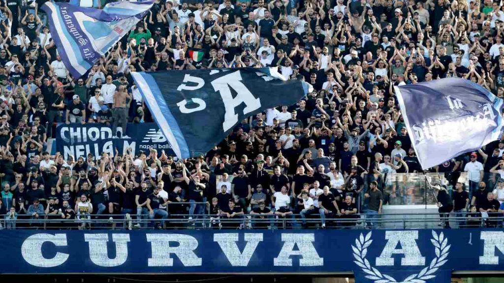 Basta mi ritiro, dico addio al CALCIO GIOCATO | TIFOSI DEL NAPOLI IN LACRIME