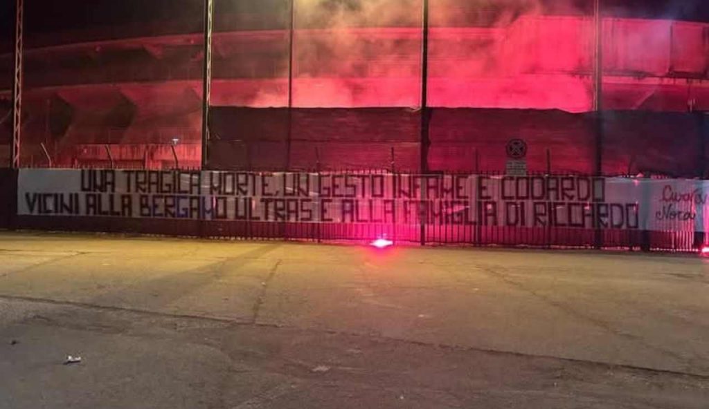 Morte Claris, lo striscione della Curva Nord di Terni
