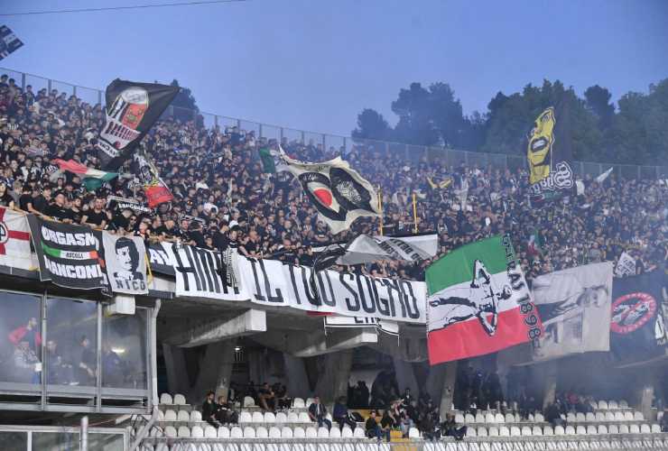 Ascoli, la Curva si rifà il look. Ma il futuro del club è un rebus
