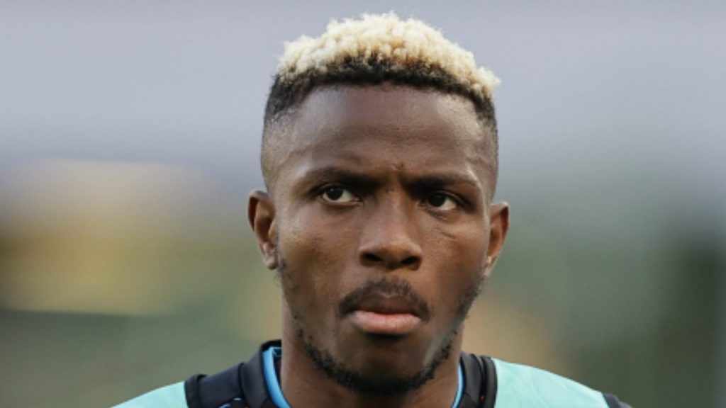 Osimhen ha scelto la sua prossima squadra: il Napoli incassa fior di milioni | CARRIERA STRAVOLTA
