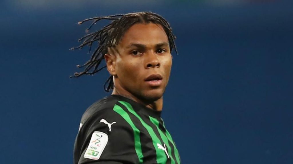 Prendiamo subito Laurienté, bruciamo la concorrenza di tutti | Addio Sassuolo: cambio di maglia in Serie A