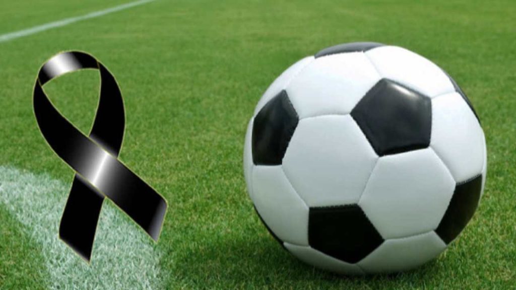 LUTTO DEVASTANTE nel calcio italiano: l’annuncio struggente devasta i tifosi | Si è spento per sempre