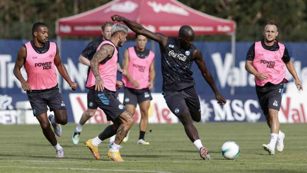 Ciao Ciao Napoli, vado via assolutamente | Non c’è più spazio per me: cambia maglia ma resta in Serie A