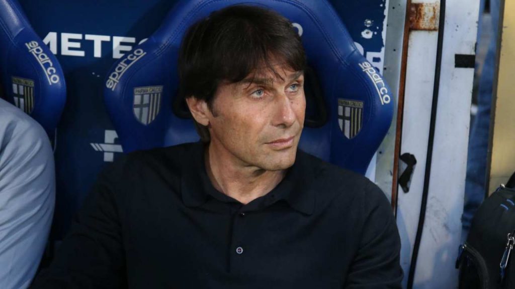 Addio Napoli, Conte non lo vuole più allenare | Lo mandano via per disperazione