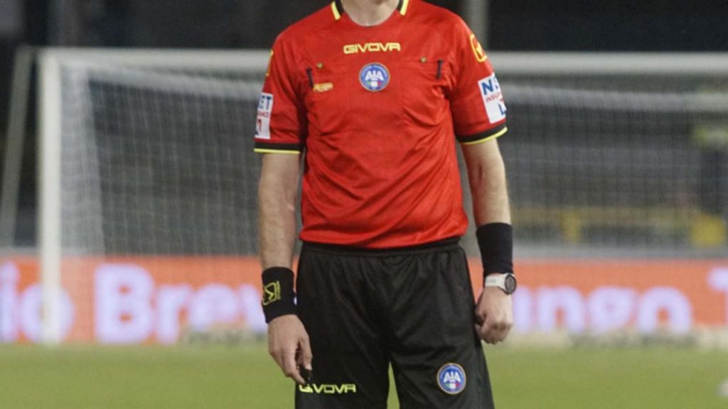 BATOSTA PER L’ARBITRO DI SERIE A, infortunio serio e operazione necessaria | Dolore senza fine
