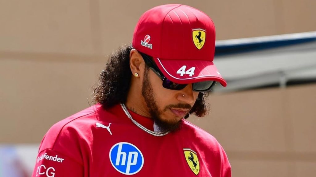 SORPRESA HAMILTON, l’annuncio fa il giro del mondo: CAMBIA TUTTO PER LA FERRARI
