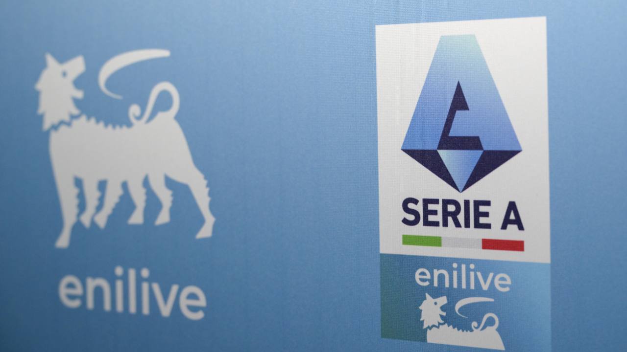 Il calciatore saluta l'Italia