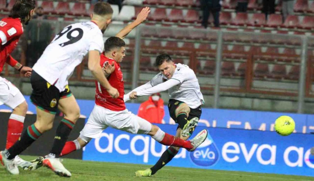 Stefano Pettinari, futuro in bilico: tra ritorno a Trapani e nuove chance in Serie B