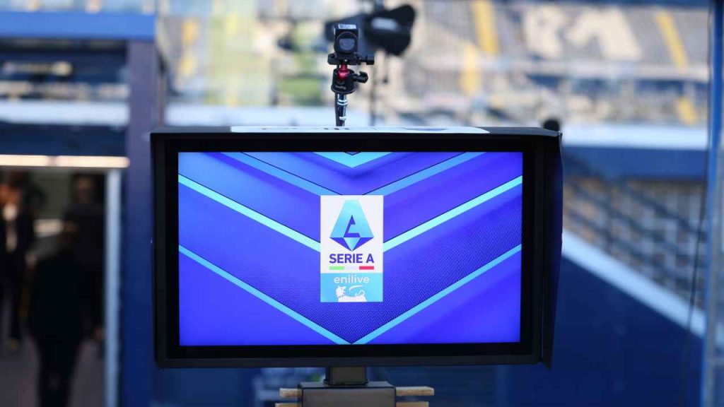 Cambiamento STORICO in Serie A | Addio al “vecchio” VAR: l’annuncio ufficiale