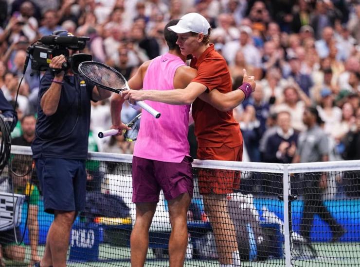 Alcaraz e Sinner dopo la finale dello Us Open - fonte X - ternananews.it