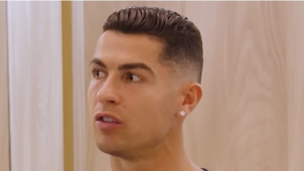 CR7 sei veramente UNICO | E’ il migliore di tutti: beffa ATROCE per Messi