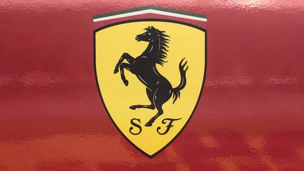 “E’ stato arrestato”: che bufera per colpa della Ferrari | Ha infranto il codice della strada