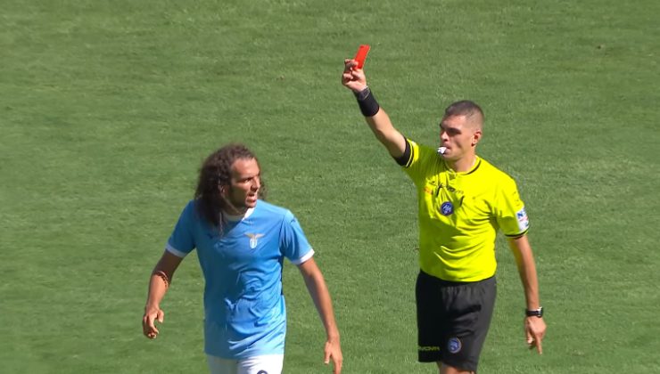 Sarri con gli uomini contati a centrocampo 