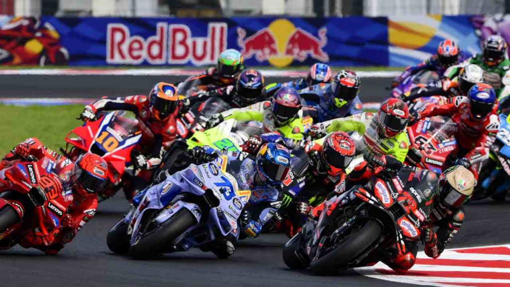 MOTOGP SHOCK: scatta la multa per il pilota | Il motivo è ASSURDO