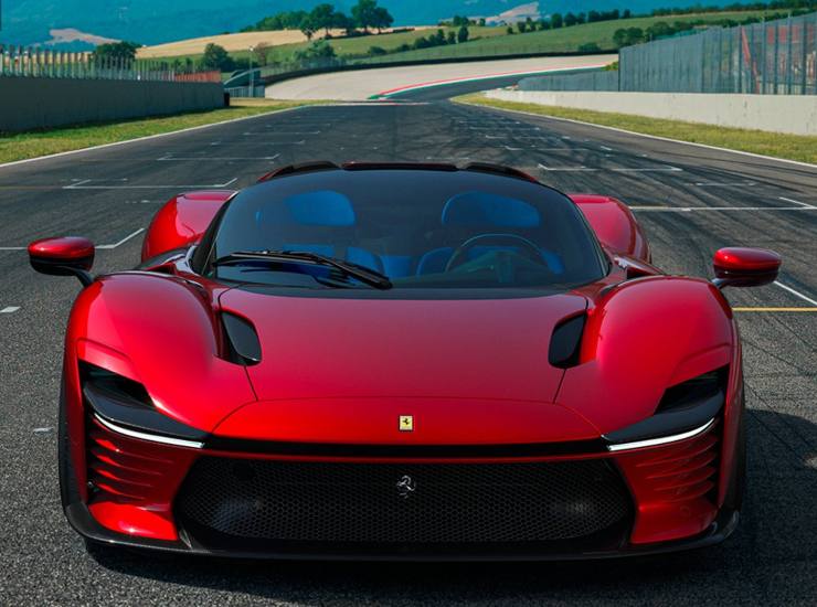 Un'auto Ferrari - fonte X - ternananews.it
