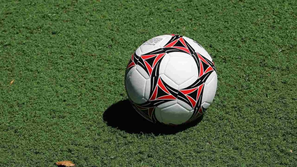 “Angoscia e tormento”: il calciatore RACCONTA TUTTO | Situazione SURREALE
