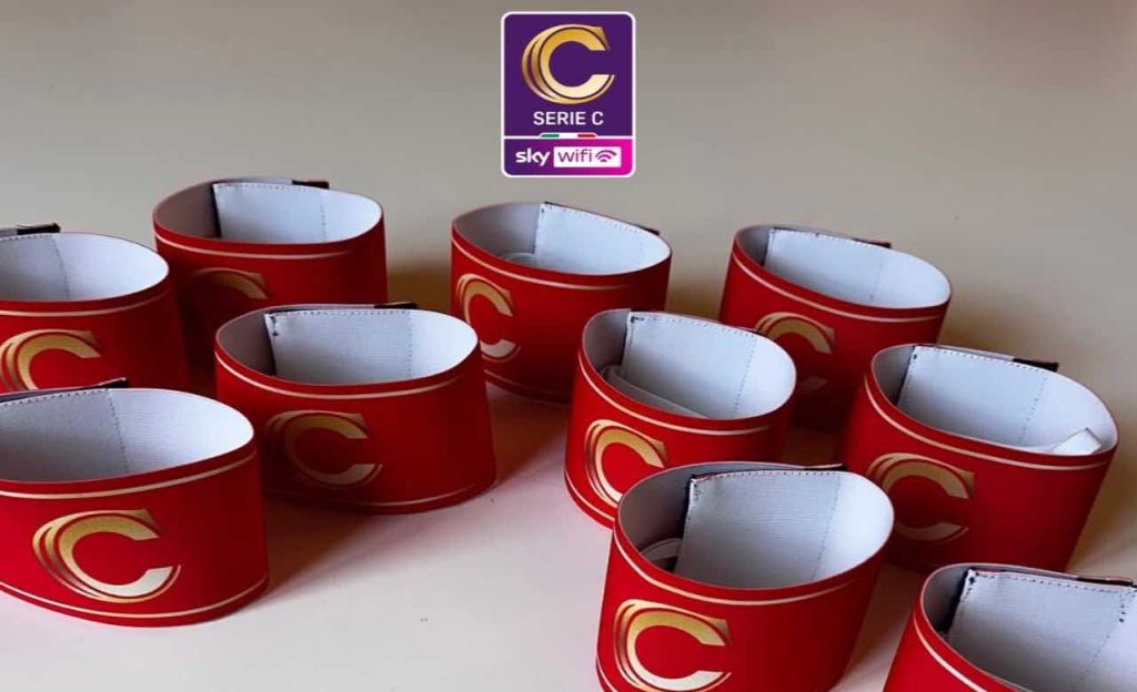 15° turno di campionato: la Serie C si colora di rosso contro la violenza sulle donne