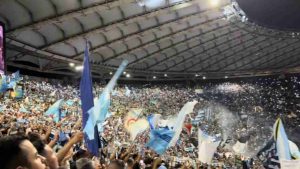 Resta in biancoceleste a vita