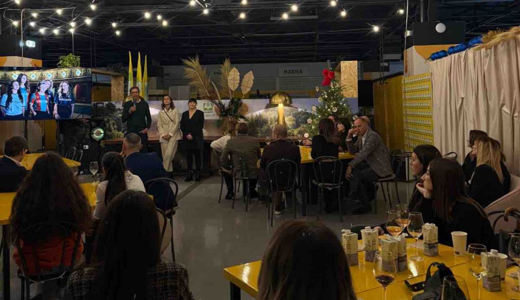 “Christmas Together”, la Ternana Women brinda con partner e squadra al Mercato Coperto di Terni
